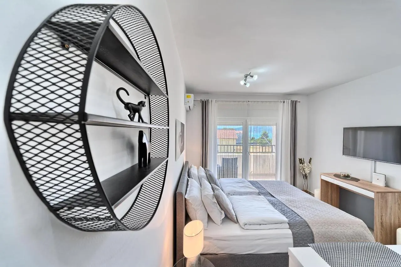 Modern Apartments With Sea View 150 Meters To Beach Kaštela Chorvatsko