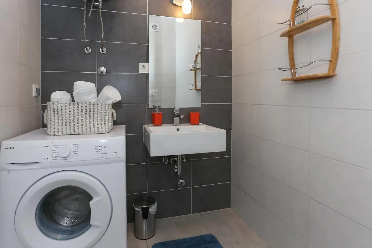 Modern Apartments With Sea View 150 Meters To Beach Kaštela 0*,  Chorvatsko