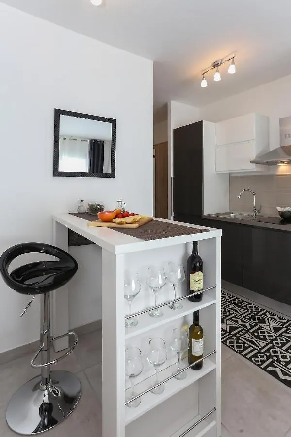 Modern Apartments With Sea View 150 Meters To Beach Kaštela 0*,  Chorvatsko